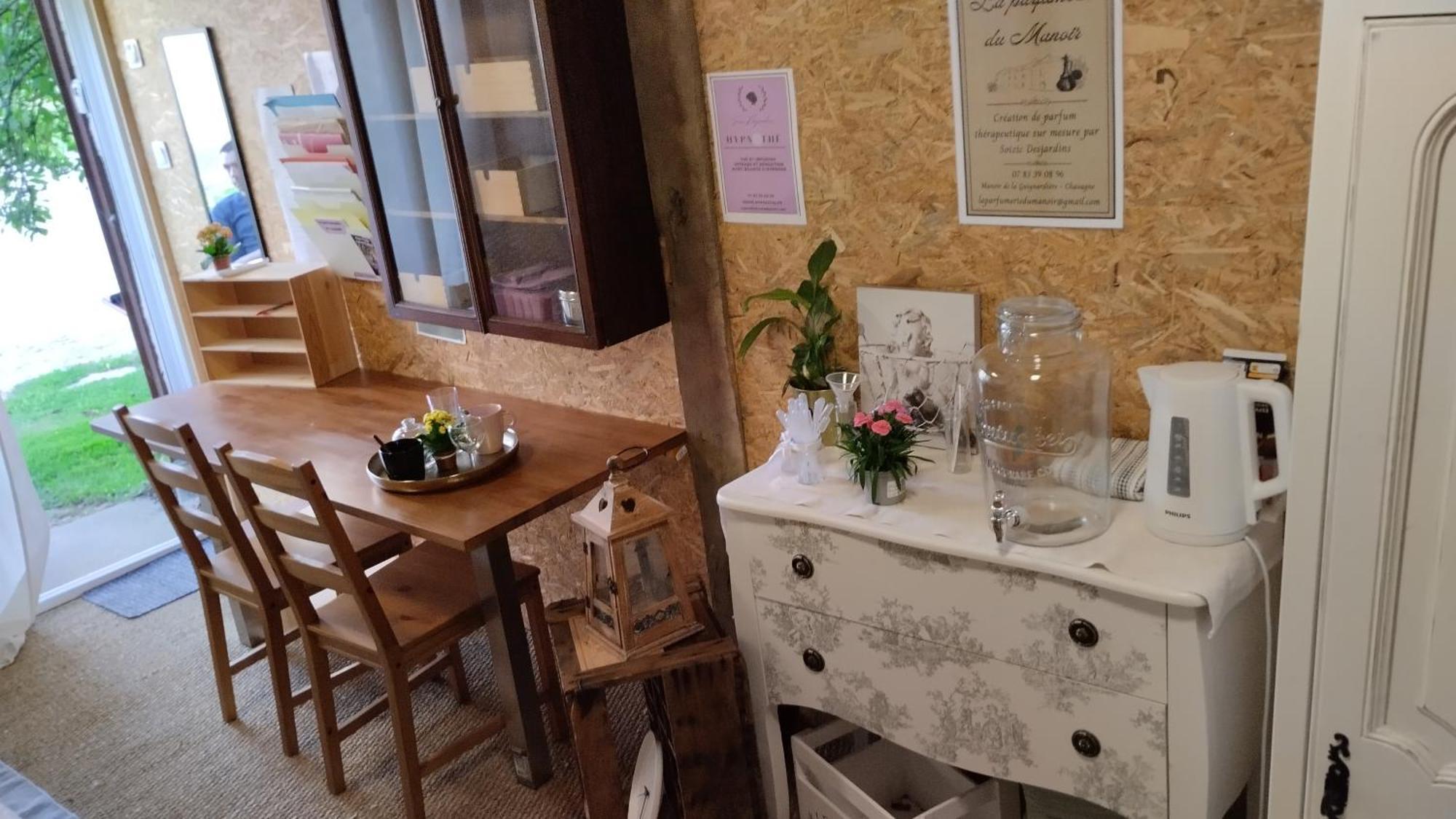 Le Laboratoire Shabby Chic De La Parfumerie Du Manoir Chavagne Eksteriør billede